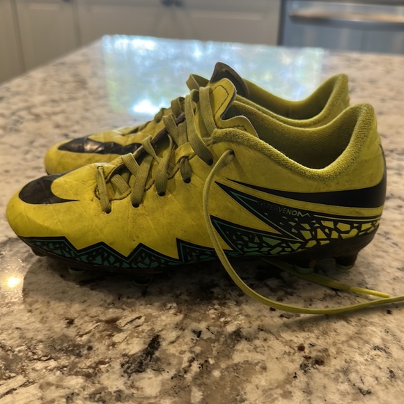 Nike Hypervenom cleats size 13 - Picture 3 of 6